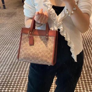 Coach C3866 Signature Field Tote 22 With Horse And Carriage